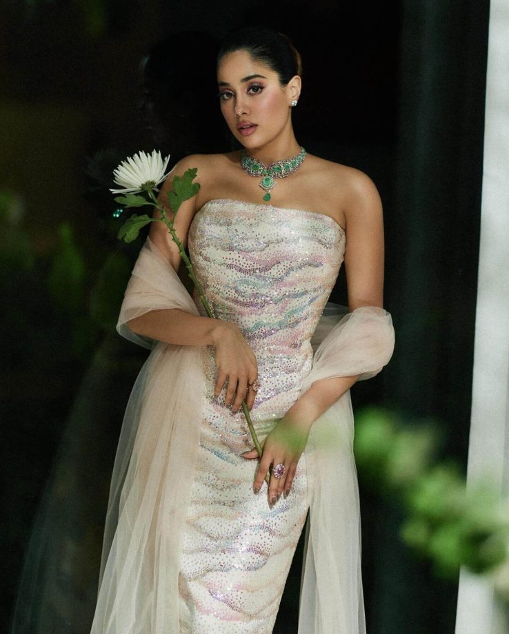 Janhvi Kapoor Shines in Rahul Mishra Couture at Festive 2025 Showcase 988047