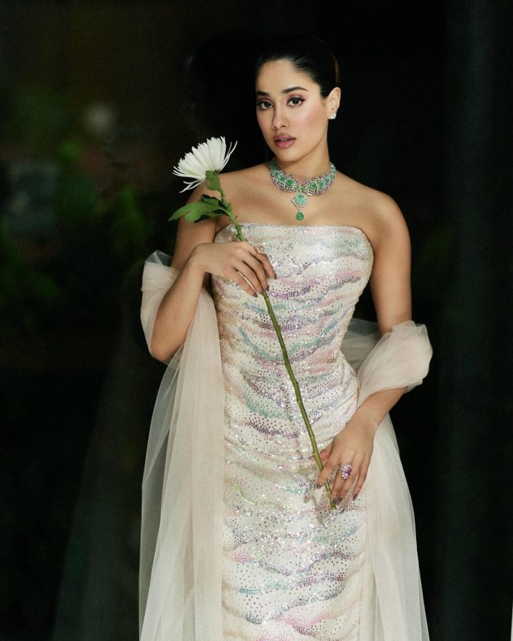 Janhvi Kapoor Shines in Rahul Mishra Couture at Festive 2025 Showcase 988038