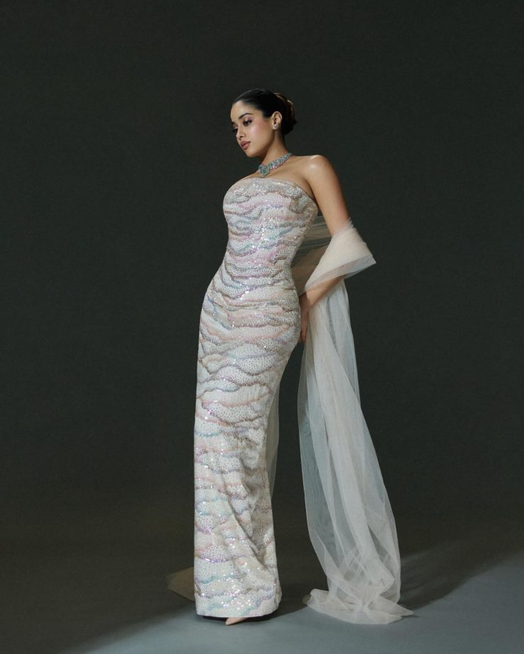 Janhvi Kapoor Shines in Rahul Mishra Couture at Festive 2025 Showcase 988042