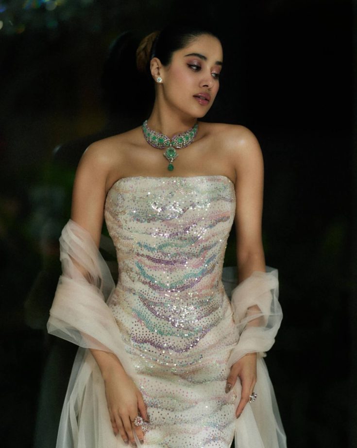 Janhvi Kapoor Shines in Rahul Mishra Couture at Festive 2025 Showcase 988045