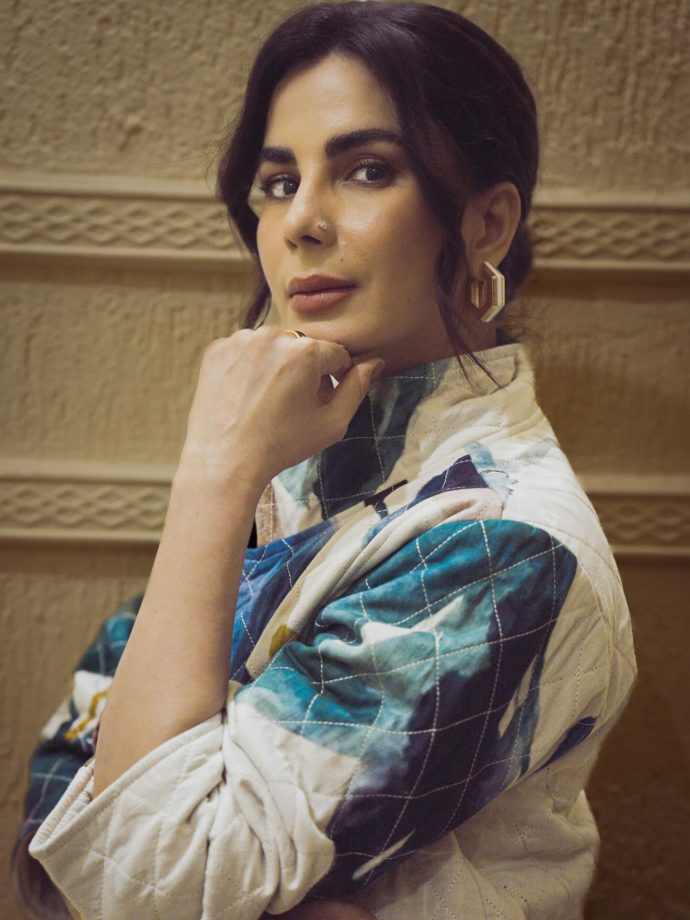 Kirti Kulhari Nails Easy Chic With a No-Fuss, Modern Outfit 987114