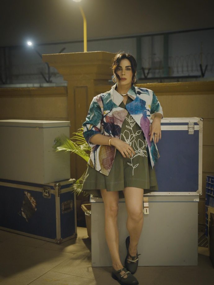 Kirti Kulhari Nails Easy Chic With a No-Fuss, Modern Outfit 987117