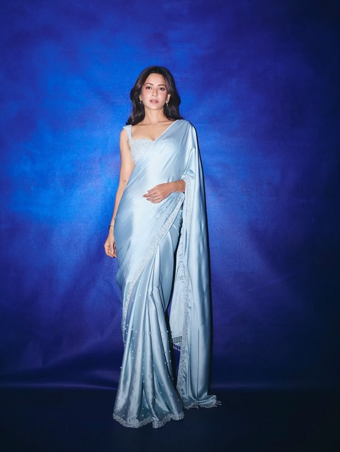 Kriti Kharbanda’s Ice-Blue Saree Look Is Pure Grace 988525
