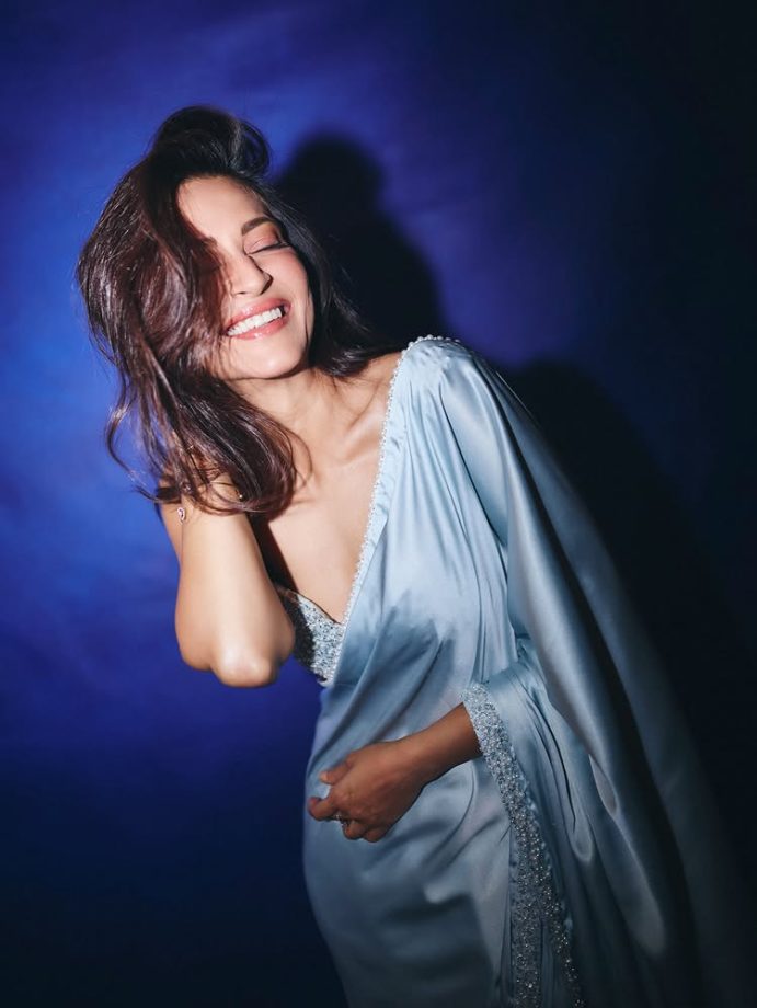Kriti Kharbanda’s Ice-Blue Saree Look Is Pure Grace 988529