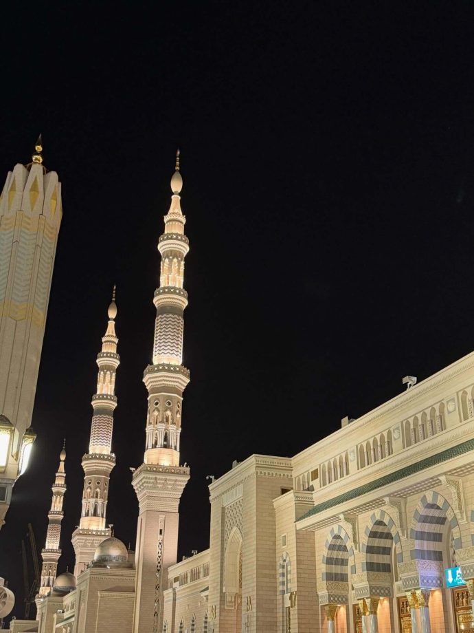 Laughter Chefs S2's Reem Shaikh Begins Ramzan, Shares Glimpse Into Her Divine Moments 987918