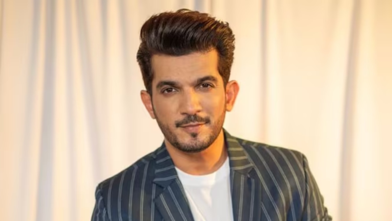 Laughter Chefs S3's Arjun Bijlani Speaks On Late Payments Of TV Actor, Waiting Hours On Sets & More 986122