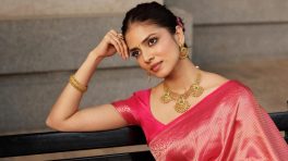 Malavika Mohanan Shines in Pink Handloom Banarasi Saree from Sumangal Banaras