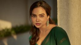 Manisha Rani Looks Graceful In Green Drape