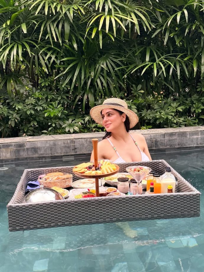 Mommy Shraddha Arya Enjoys Floating Breakfast In Pool, Shares Stunning Pictures 988461