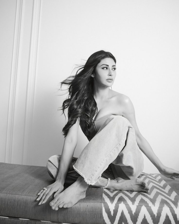 Mouni Roy Keeps It Effortlessly Stylish In Chic Black-And-White Frames 988780