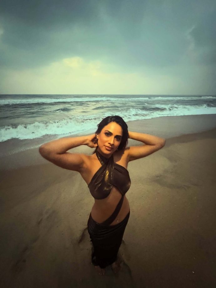 Nia Sharma Owns The Spotlight In Bold Metallic Look 989033