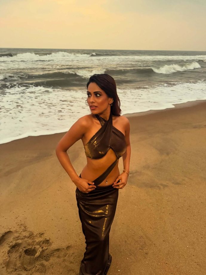 Nia Sharma Owns The Spotlight In Bold Metallic Look 989035