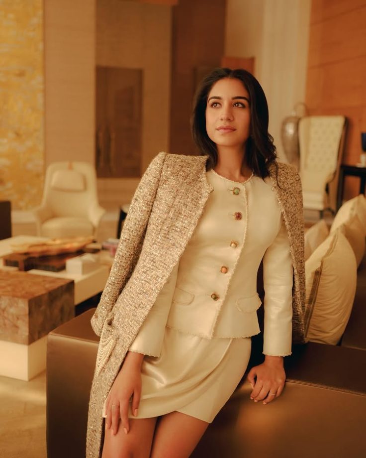 Radhika Merchant Brings Classic Couture Vibes in an Elegant Ivory Look 988536