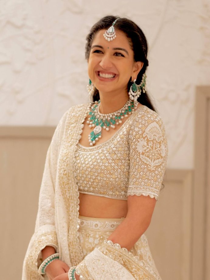 Radhika Merchant Stuns In Ivory Lehenga At Vikram Salgaocar's Wedding, Looks Straight Out Of A Fairytale 986944