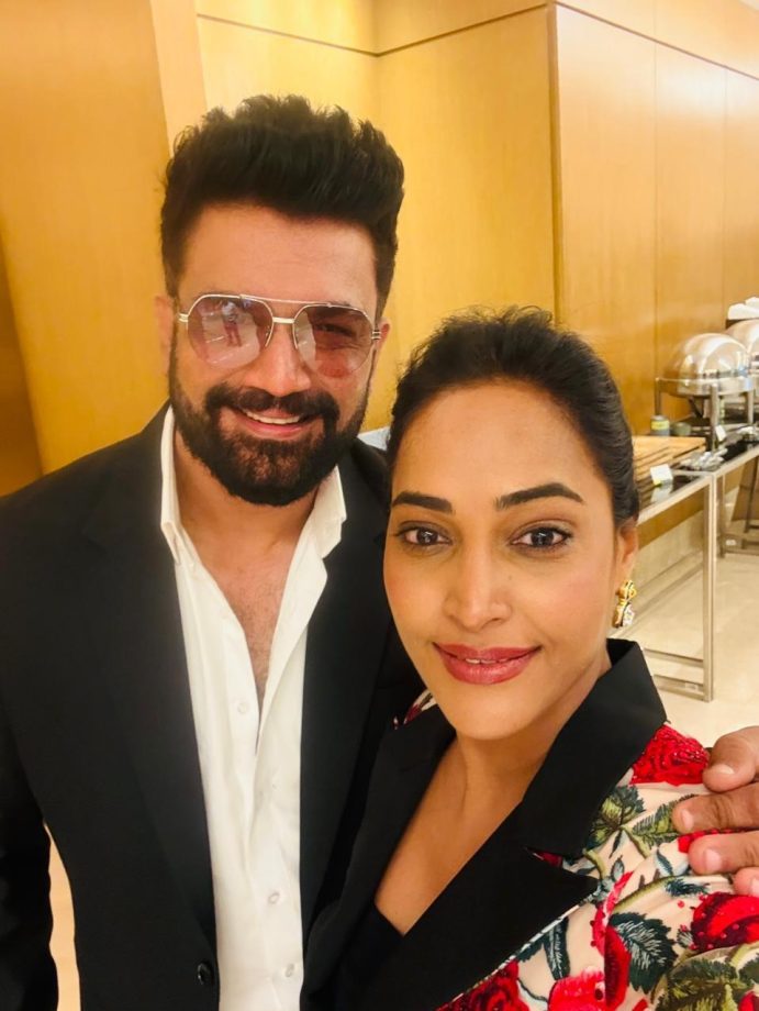 Rajashree Thakur Reunites With Sharad Kelkar And Sayantani Ghosh, Relives Her Iconic 'Saat Phere' Memories 988548