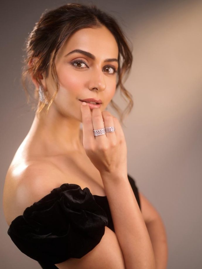 Rakul Preet Singh and Sanya Malhotra Serve Two Very Different but Stunning Style Statements 987878