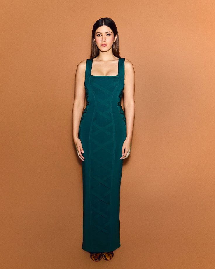 Shanaya Kapoor Keeps It Simple And Stunning In Green 988972