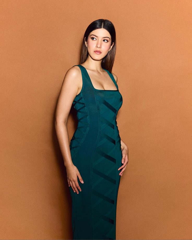 Shanaya Kapoor Keeps It Simple And Stunning In Green 988974