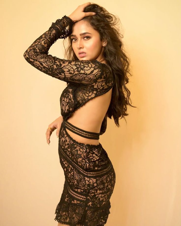 Shivangi Joshi, Avneet Kaur, and Tejasswi Prakash Turn Heads in Stunning Lace Looks 988254