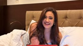 Shweta Tiwari Can’t Get Over Ranveer Singh’s Dhurandhar; Gives A Sneak Peek Into Her Nighttime Routine
