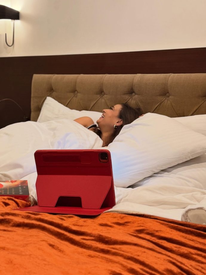 Shweta Tiwari Can’t Get Over Ranveer Singh’s Dhurandhar; Gives A Sneak Peek Into Her Nighttime Routine 985571