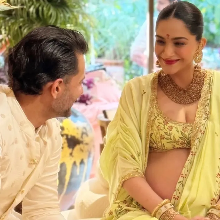 Sonam Kapoor and Anand Ahuja Celebrate Baby Shower With Family and Friends 986411