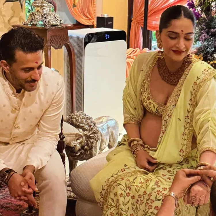 Sonam Kapoor and Anand Ahuja Celebrate Baby Shower With Family and Friends 986412