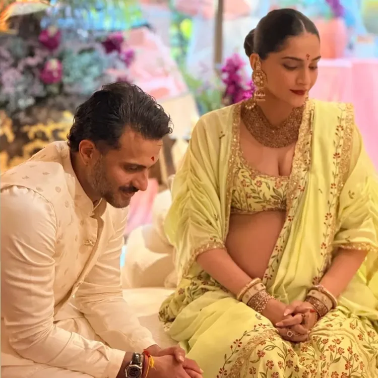Sonam Kapoor and Anand Ahuja Celebrate Baby Shower With Family and Friends 986413