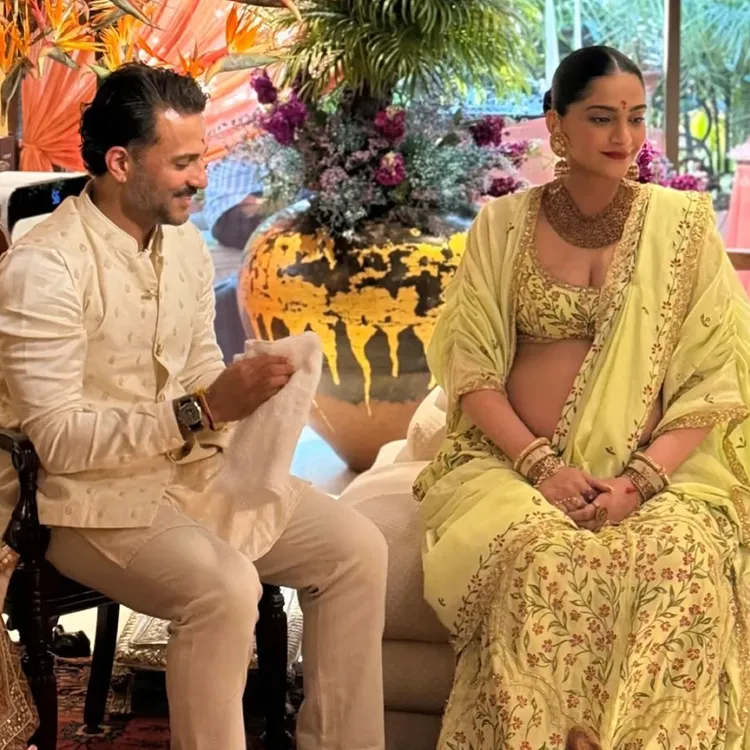 Sonam Kapoor and Anand Ahuja Celebrate Baby Shower With Family and Friends 986414