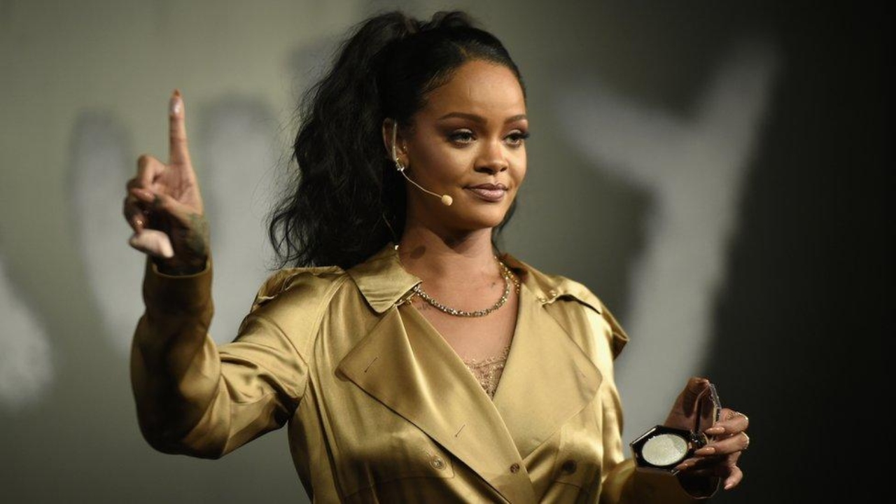 30-year-old Woman Arrested After Shooting at Rihanna’s Beverly Hills Home 990067