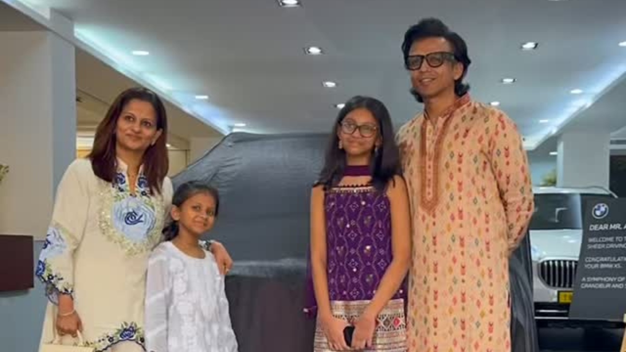 Abhijeet Sawant Buys New BMW Car on Gudi Padwa, Celebrates with Family 991532