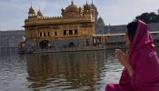 Actress Hansika Motwani Seeks Solace at Golden Temple After Divorce 991247