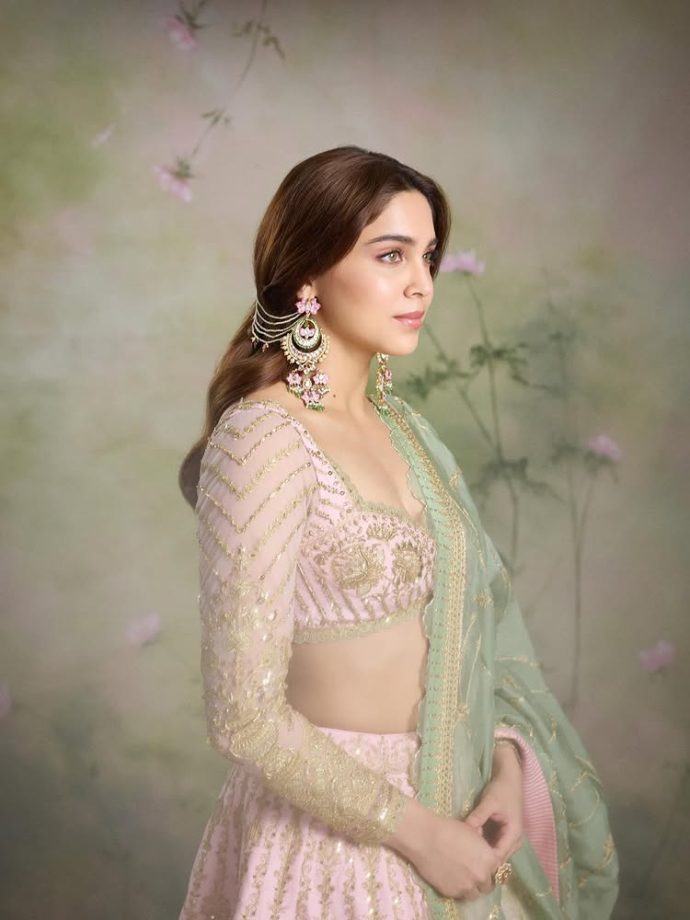 Alpha Actress Sharvari Wagh Looks Dreamy In Pink Lehenga 990615