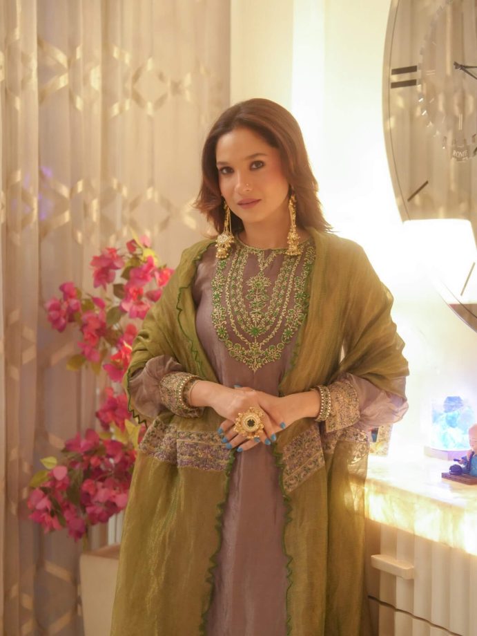Ankita Lokhande shines in soft festive style for Eid 992523