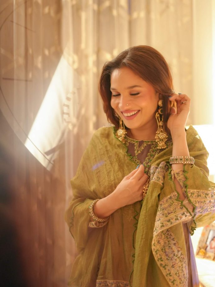 Ankita Lokhande shines in soft festive style for Eid 992525