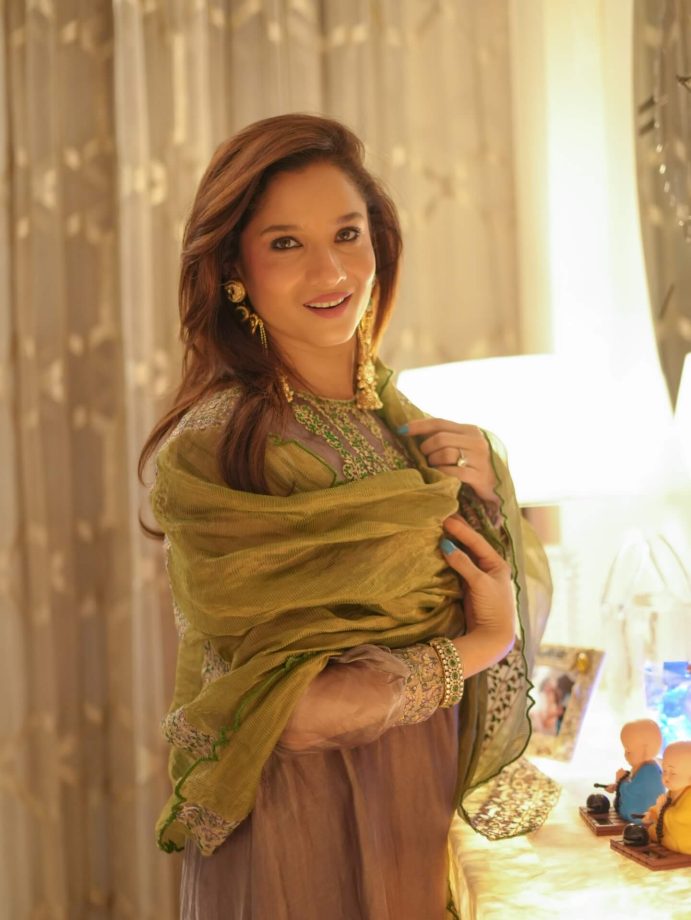 Ankita Lokhande shines in soft festive style for Eid 992528