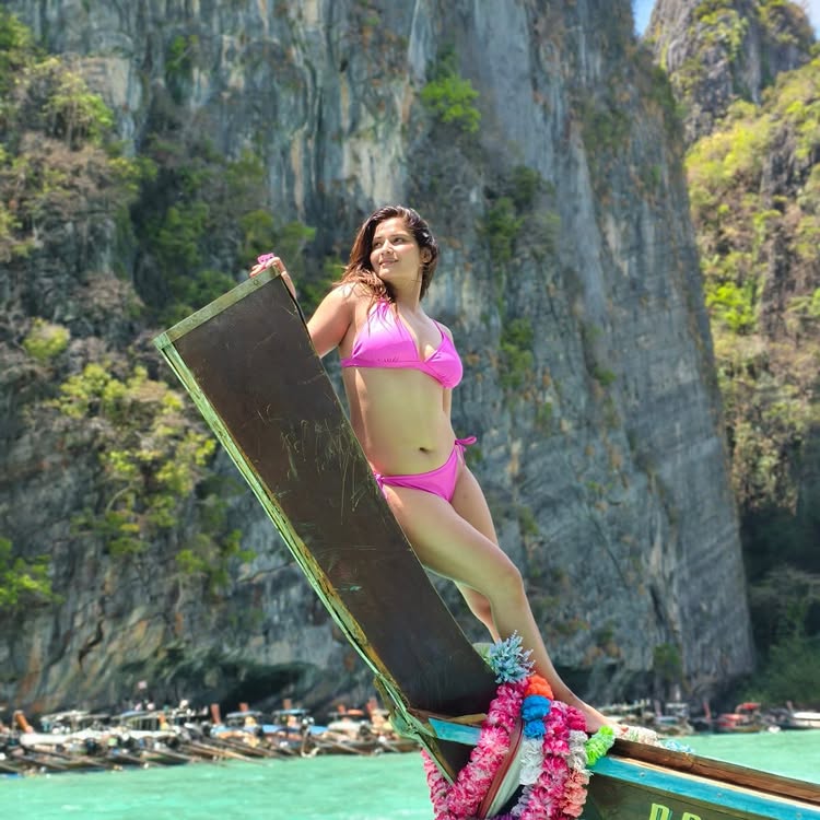 Arti Singh Gets Candid On Bikini Trolls & Losing Close Friend Shefali Jariwala: 