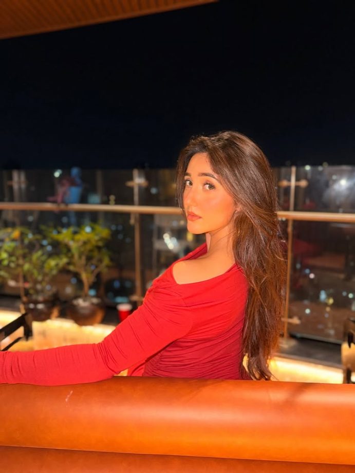 Ashnoor Kaur Turns Heads in a Stunning Red Dress for a Chic Night Look 991765