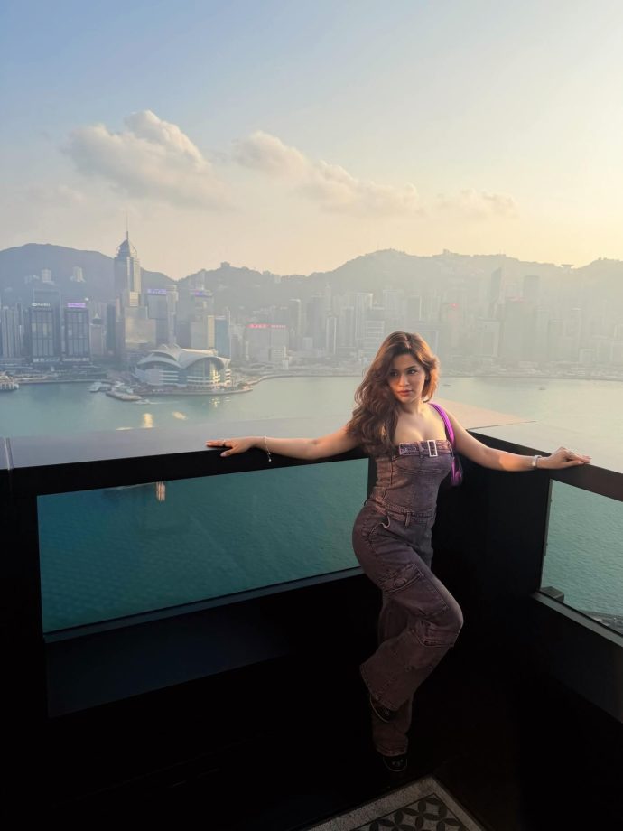 Avneet Kaur Enjoys Stylish Moments In Hong Kong With A Chic Denim Look 990777