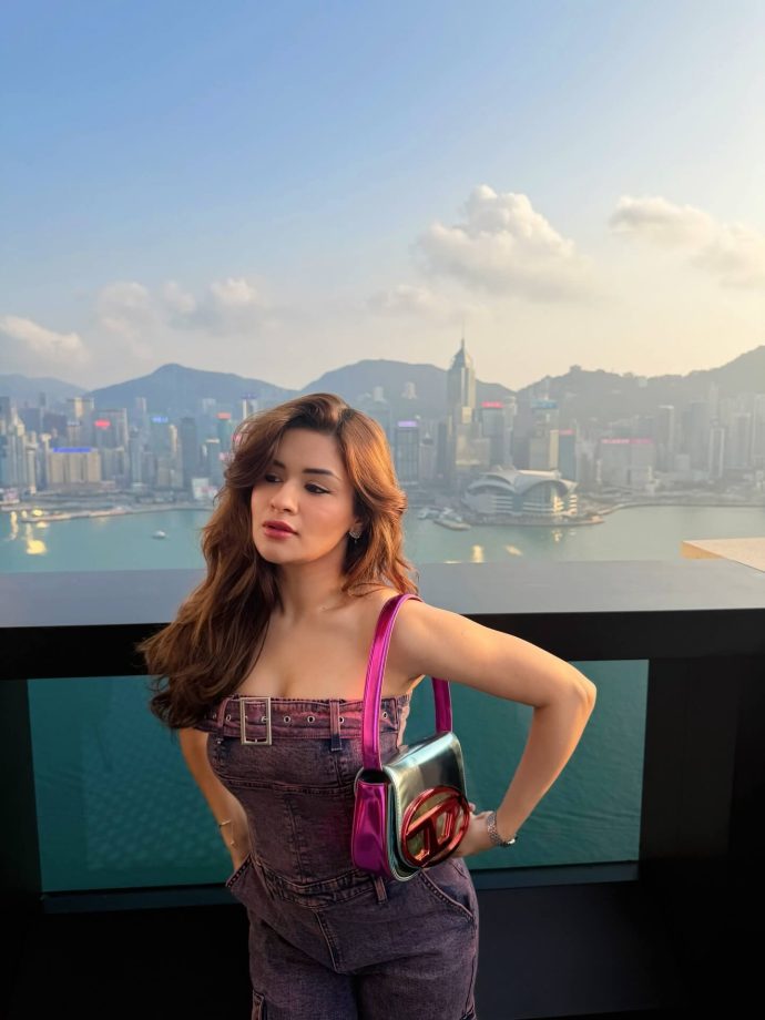 Avneet Kaur Enjoys Stylish Moments In Hong Kong With A Chic Denim Look 990778