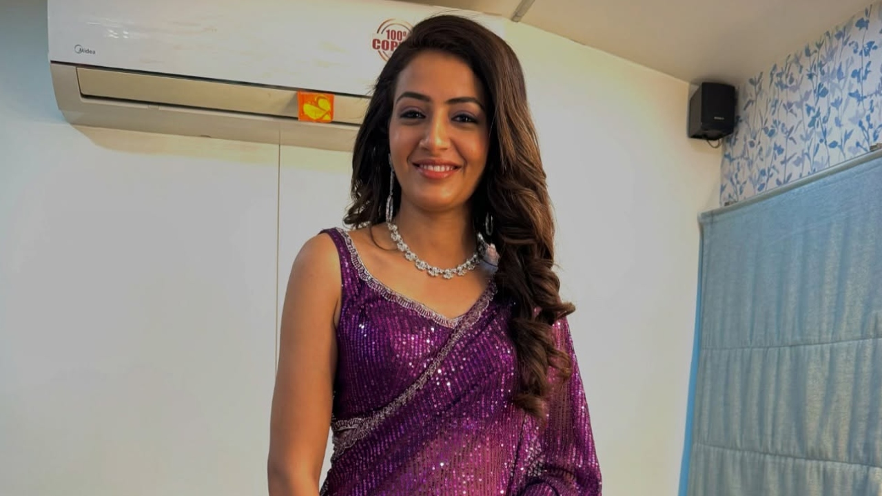 BB OTT 3's Vada Pav Girl Says 'Will Sleep With Anyone If Needed To Raise My Child': Netizens React 991121