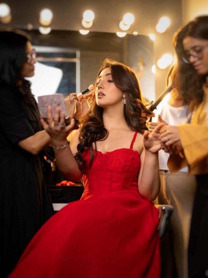 Bigg Boss 19 Fame Ashnoor Kaur Turns Princess In Hot Red Spaghetti Sleeves Gown - See Pics 991887