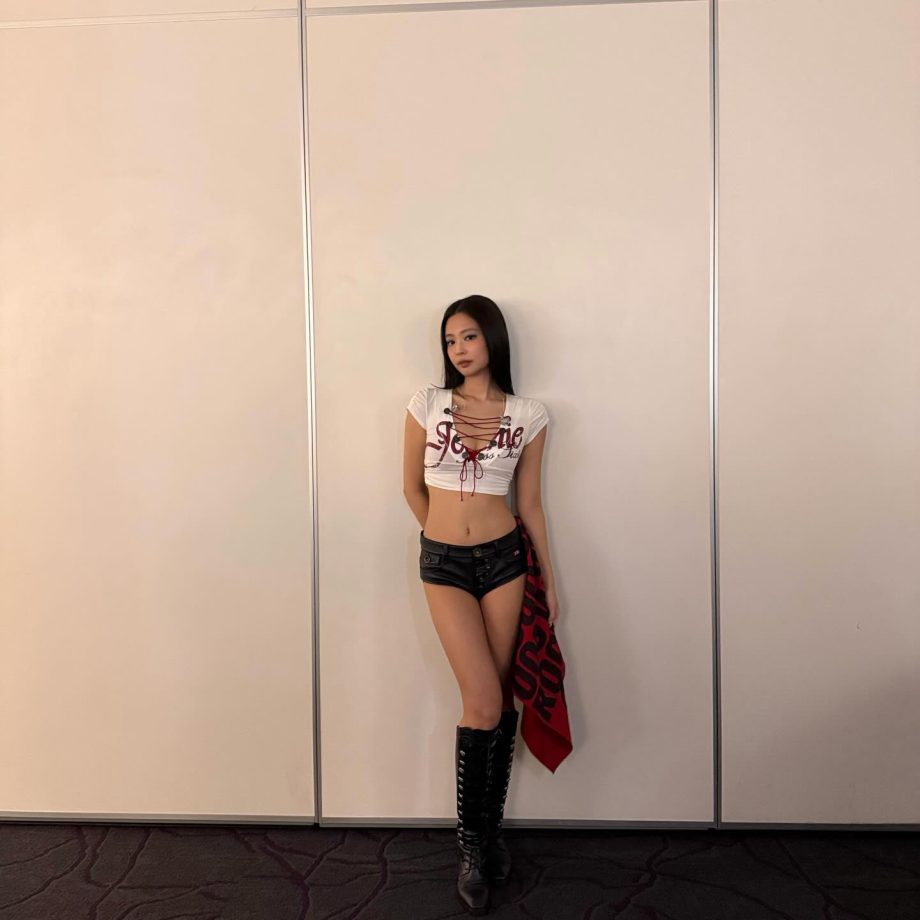 BLACKPINK star Jennie Kim sets bold fashion mood in Hong Kong 992506