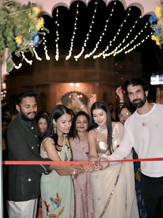 Charu Asopa Faces Troll Heat For Thanking And Sharing Pic With Ex Rajeev Sen Despite Past Allegations 992469