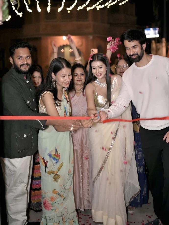 Charu Asopa Faces Troll Heat For Thanking And Sharing Pic With Ex Rajeev Sen Despite Past Allegations 992470