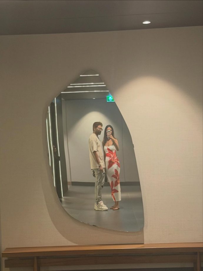 Couple Goals Alert! Allu Arjun Enjoys Quality Time With Sneha Reddy On Their Gateway 991255