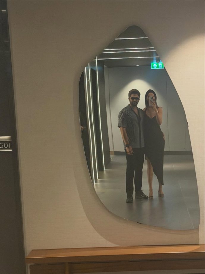 Couple Goals Alert! Allu Arjun Enjoys Quality Time With Sneha Reddy On Their Gateway 991256