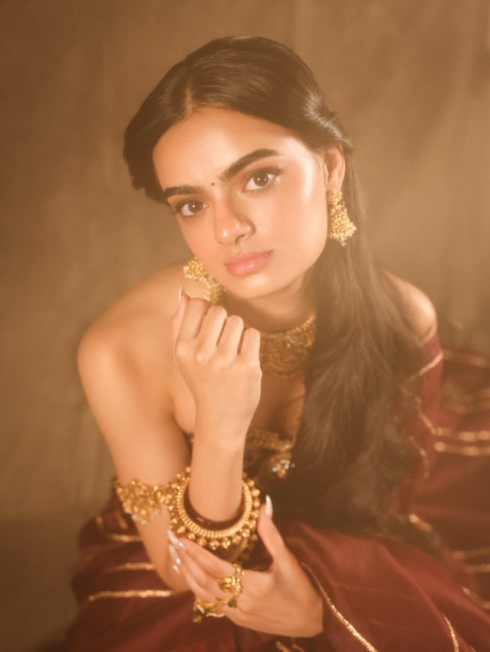 From Yeh Hai Mohabbatein's Little Ruhi To Style Queen — Ruhaanika Dhawan's Saree Look With Backless Blouse Breaks The Internet 992436