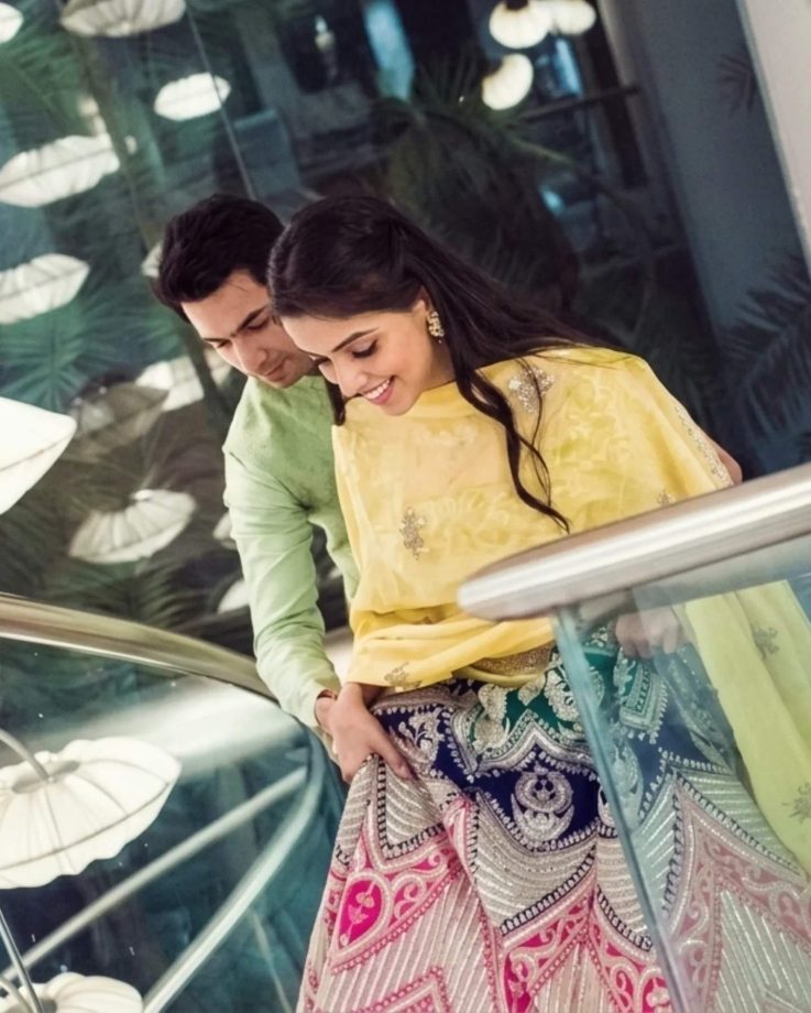 ‘Ghajini’ Star Asin Thottumkal’s Rare Mehendi Pictures Show Her In A Beautiful Multicoloured Lehenga 990548