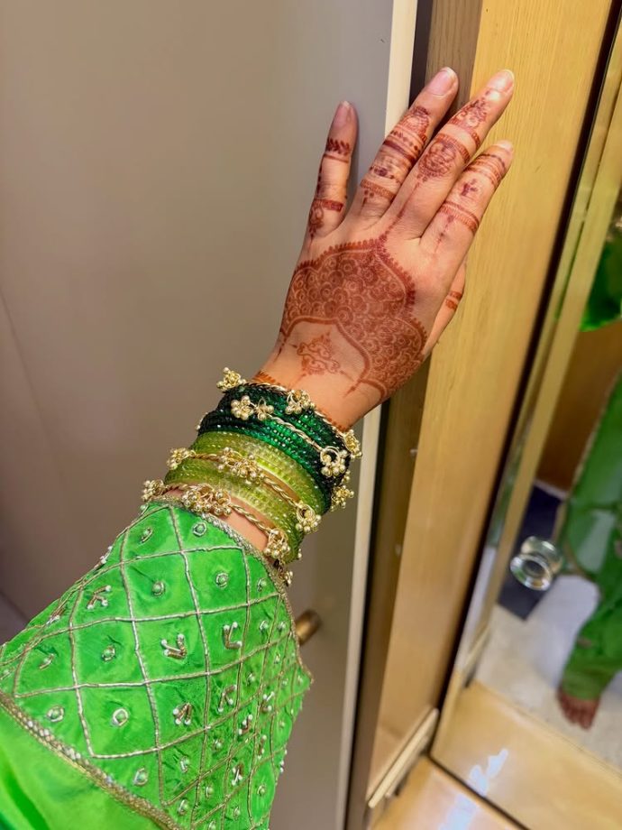 Hina Khan’s Elegant Eid Prep Look in Green is All About Tradition and Grace 991612